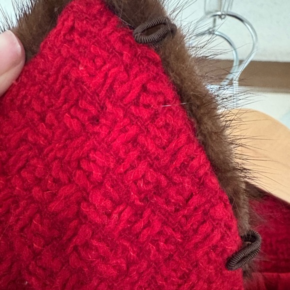 Elegant 1950’s-60’s Vintage Coat with Deep Brown Mink Collar - Picture 7 of 7